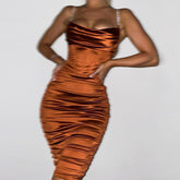 Vestido estilo corsé con tiras de diamantes y pliegues Margarita